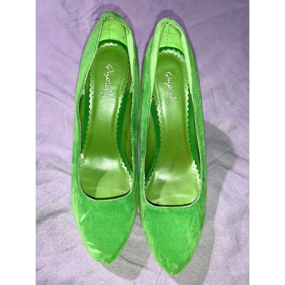 Velvet Lime Green Platform Stilettos - Picture 3 of 6